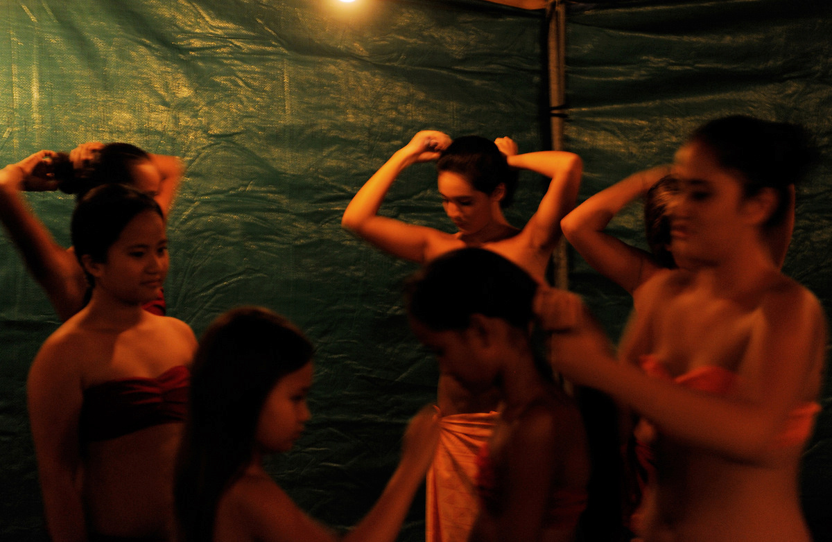 Polynesian Dances – Papara Dance Festival, Tahiti, by Laurent Paillier